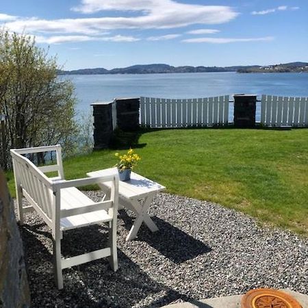Koselig Nyoppusset 3 Roms Leilighet Med Egen Parkeringsplass I Rolige Omgivelse Naer Sjoen, 2 Mil Nord For Bergen Sentrum. Exteriör bild